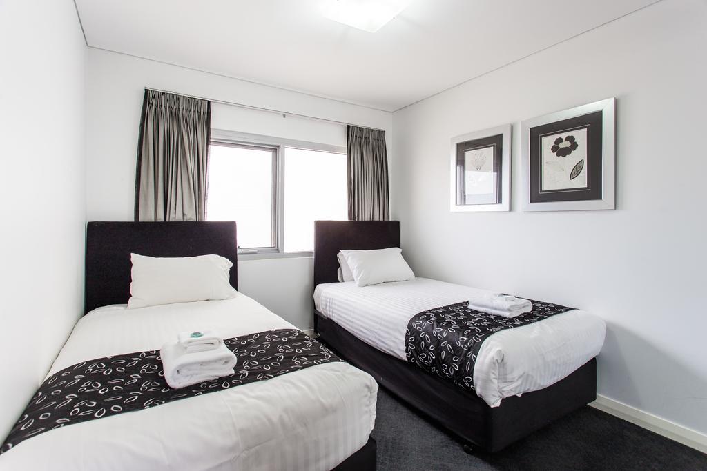 Spinnakers By Rockingham Apartments المظهر الخارجي الصورة